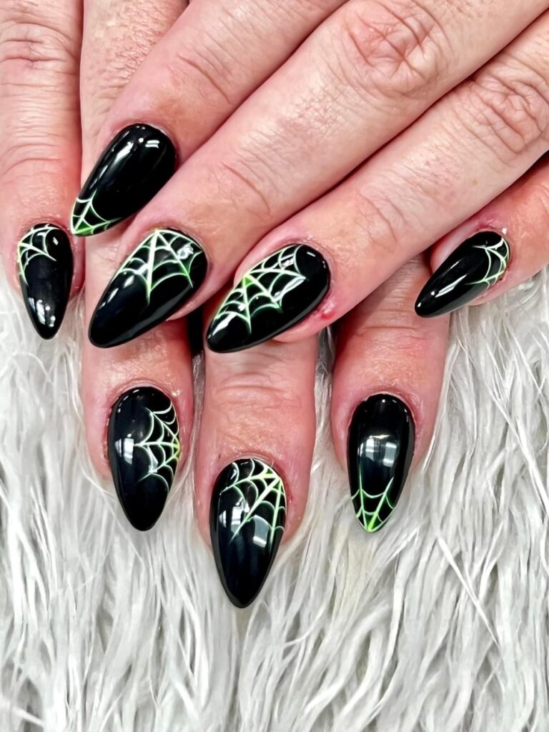 Read more about the article Spooktacular Nail Designs: Get Your Halloween Glam On!