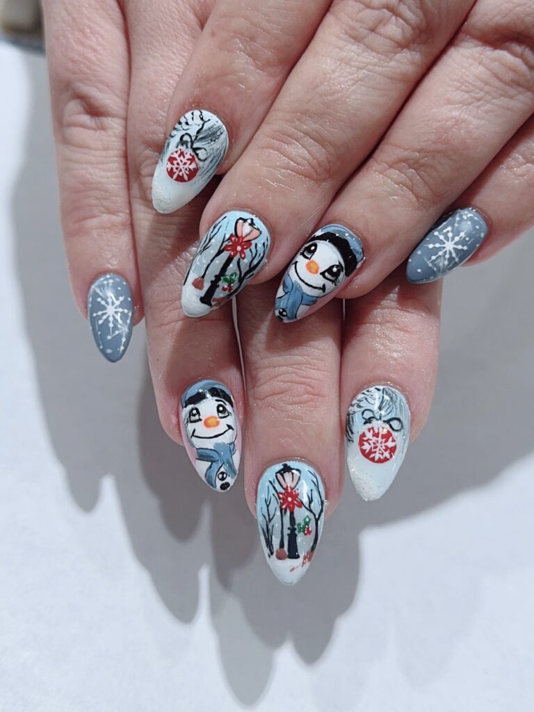 Read more about the article Nail Envy: Transform Your Look with Unique, Snowy Styles!